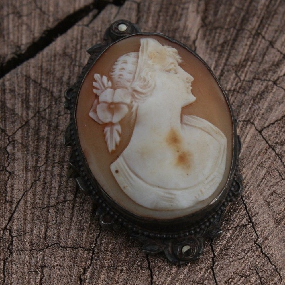 Fine Antique Victorian Shell Cameo Brooch Silver